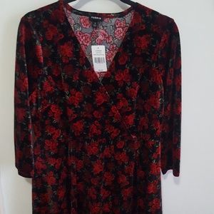 Torrid size 1 crushed velvet rose dress